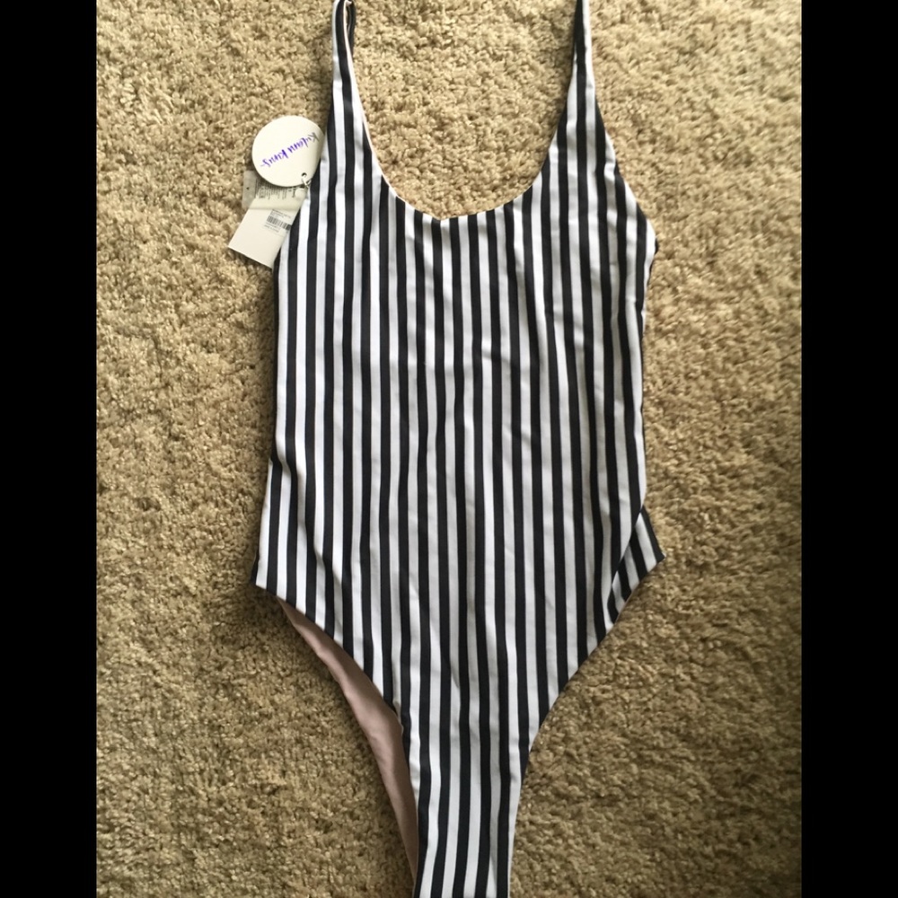 One pc swimsuit